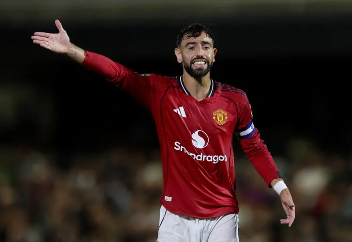 最新开云体育网址入口-多打1人反遭10人纽卡绝杀！曼联陷95年魔咒，卡帅神话一夜崩塌？|法比奥·卡纳瓦罗|纽卡斯尔|卡里克|红魔|奥苏拉_新浪新闻