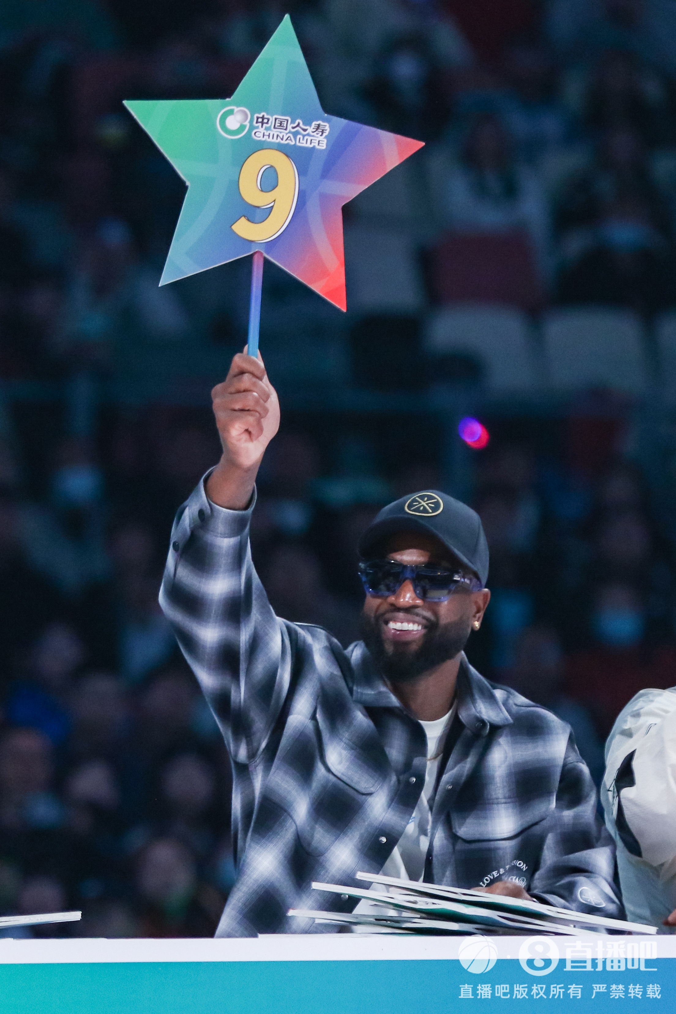 NBA球员收入哪家强？乔丹45亿居首 LBJ压奥胖 科五库六&amp;三少前十