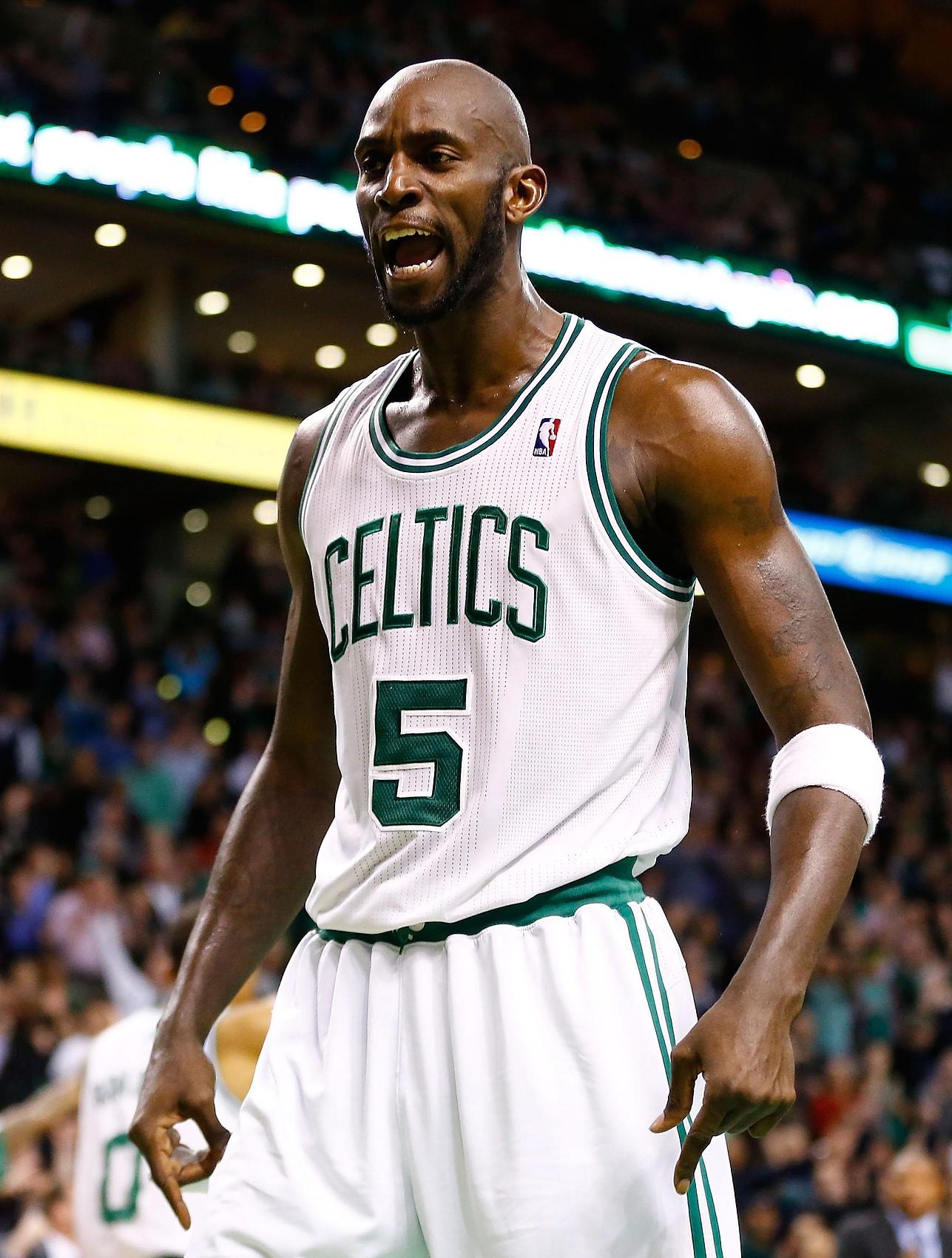 NBA球员收入哪家强？乔丹45亿居首 LBJ压奥胖 科五库六&amp;三少前十