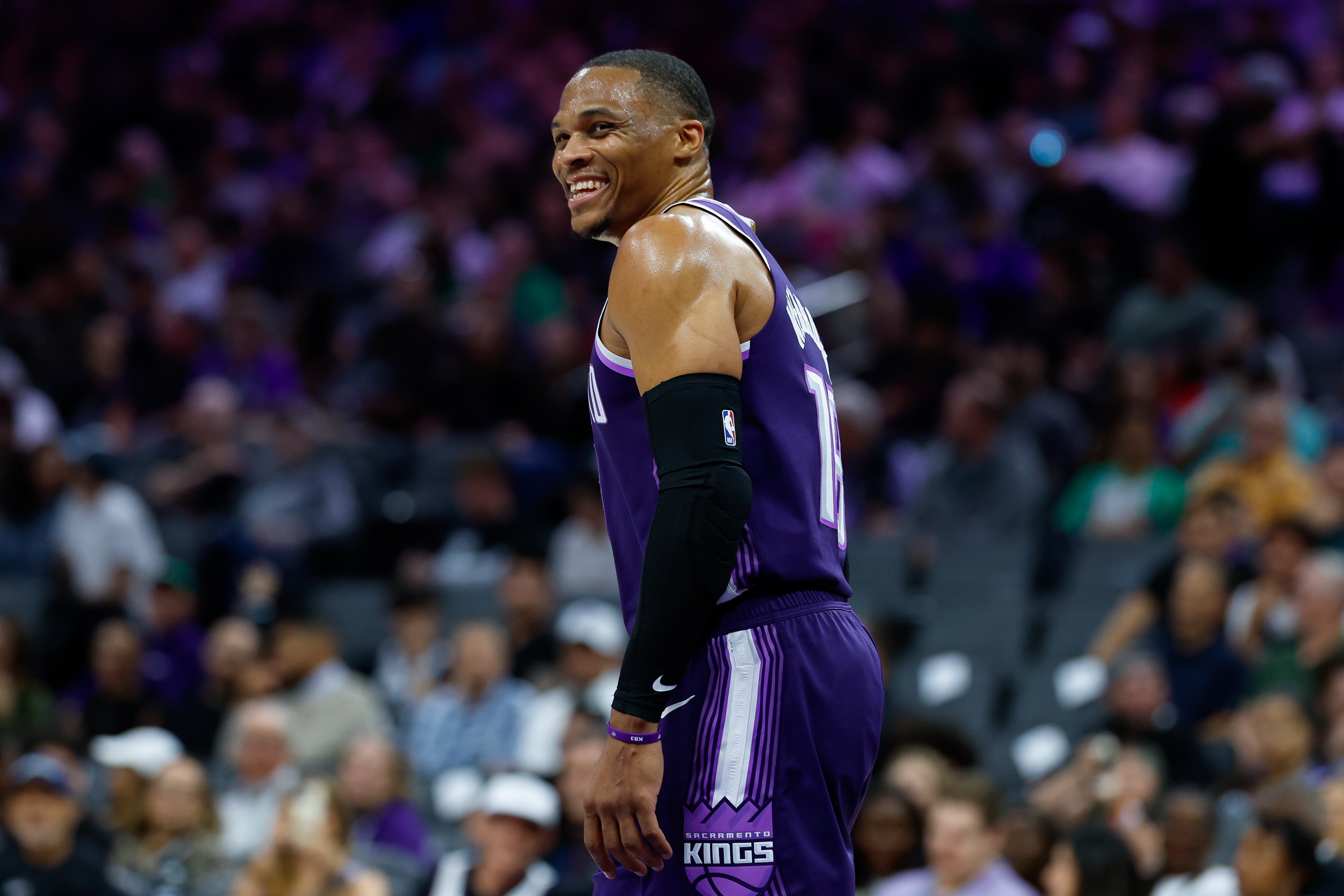 NBA球员收入哪家强？乔丹45亿居首 LBJ压奥胖 科五库六&amp;三少前十